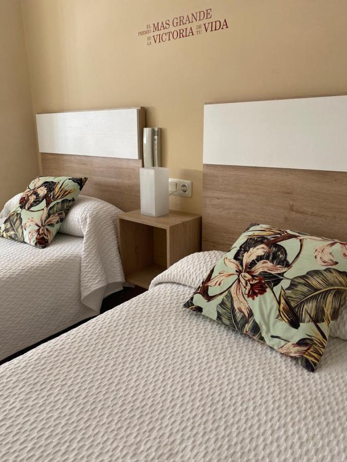 Hotel Valldigna Tavernes de Valldigna Bagian luar foto